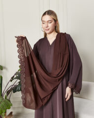 Leyali Dubai Fransız Dantel Detaylı Mürdüm İpek Abaya - Görsel 8