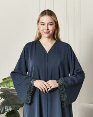 Leyali Dubai | Kristal İşlemeli Floral Dantel Detaylı İpek Abaya - Görsel 2