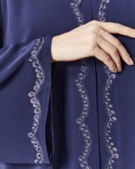 Leyali Dubai | Nakış İşlemeli Safir İpek Abaya - Görsel 3