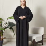 Üç Sıra Dantel Şeritli & Taşlı Siyah İpek Abaya