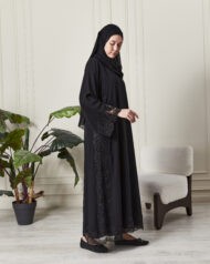 Leyali Dubai | Zarafetin Zirvesi Kristal İşlemeli Fransız Dantelli İpek Abaya - Görsel 6