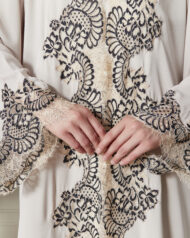 Leyali Dubai | Fransız Dantel Detaylı 1. Kalite İpek Abaya Siyah - Görsel 3